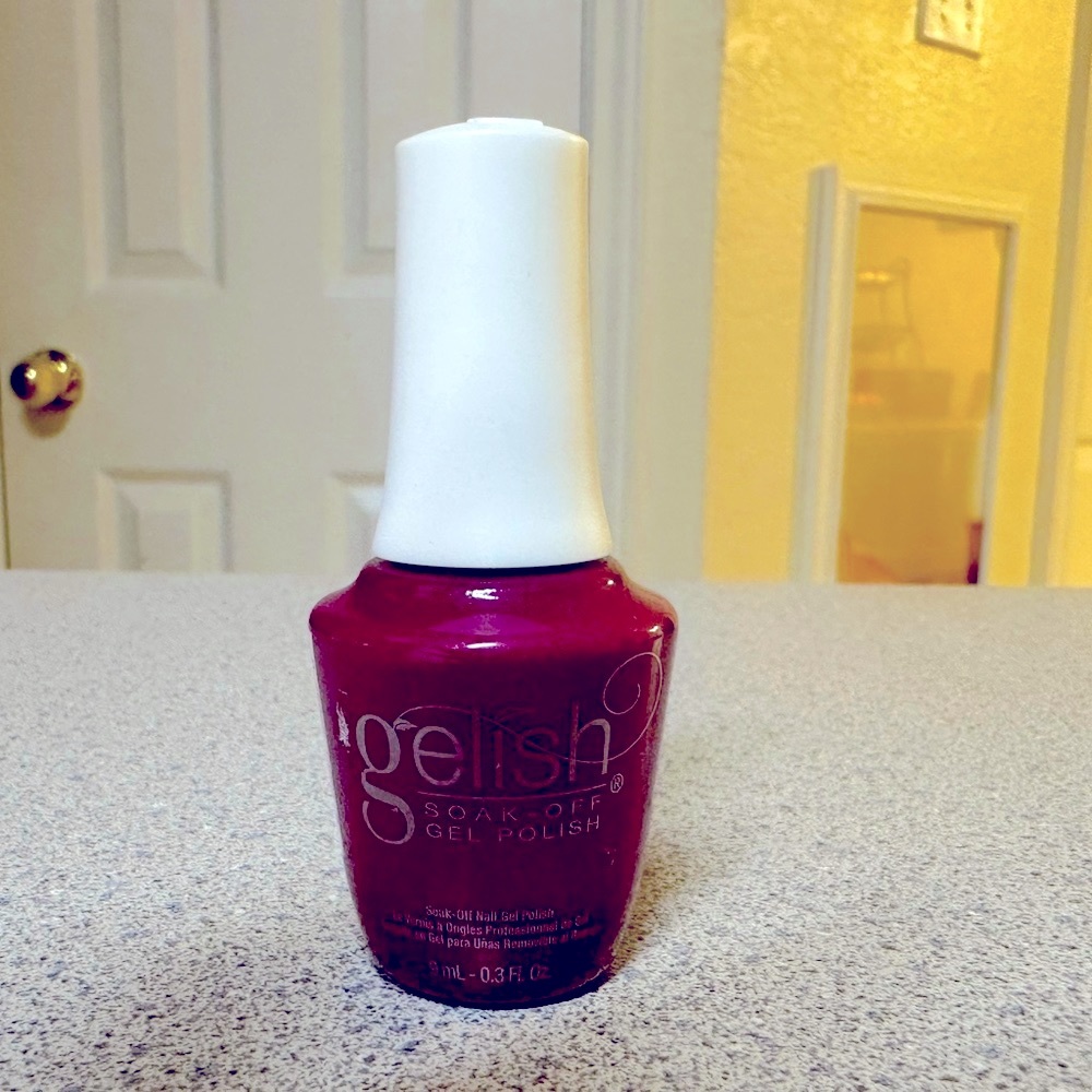 Gelish polish
